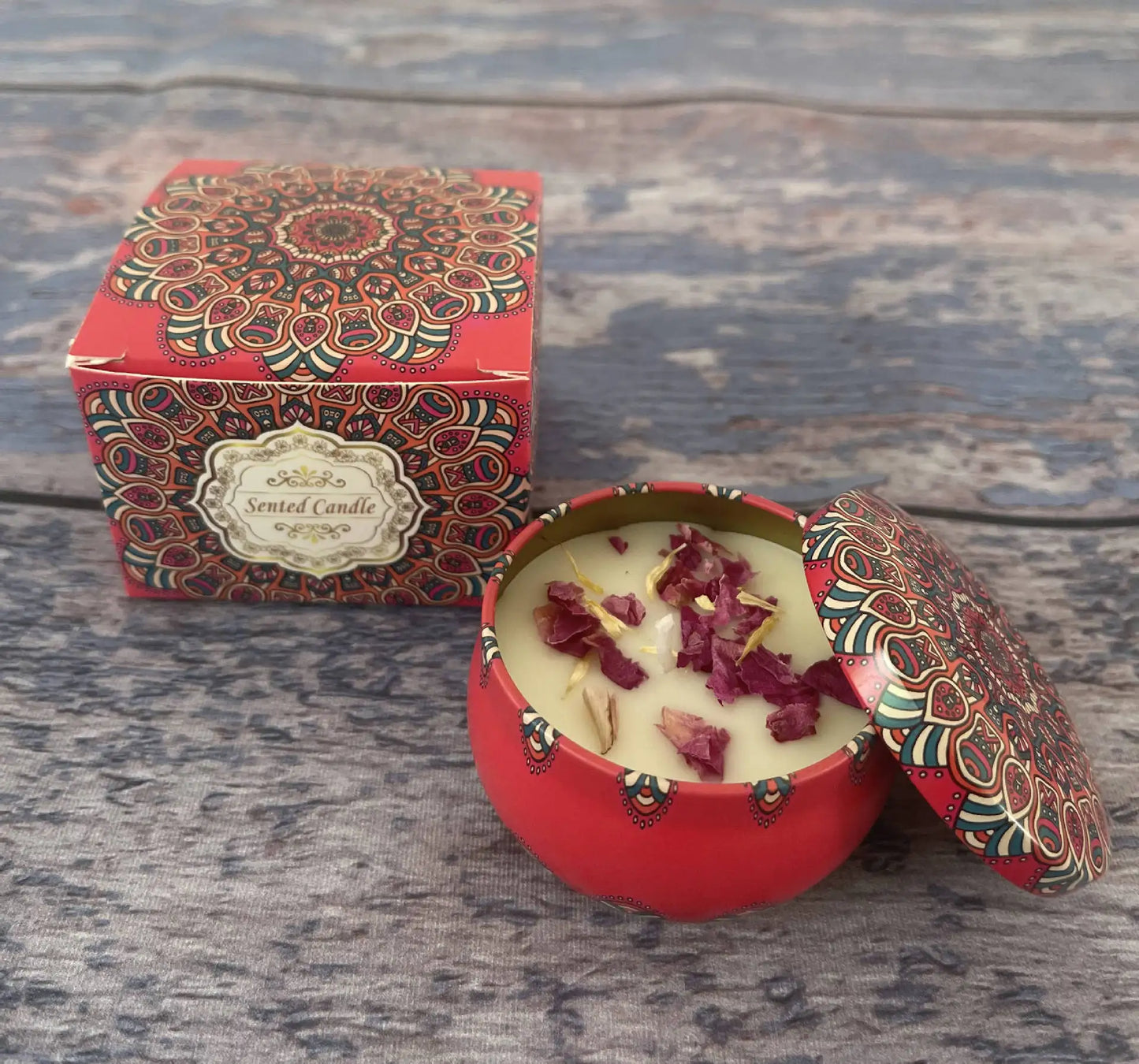 Soybean wax dried flower scented candle.