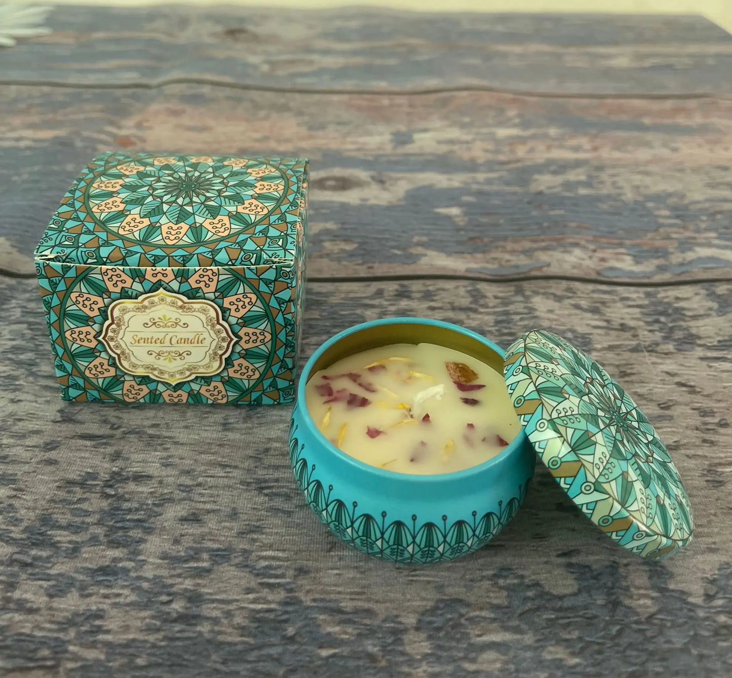 Soybean wax dried flower scented candle.