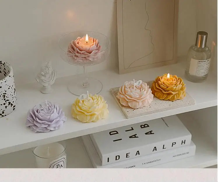 Aromatherapy candles as gifts for friends.