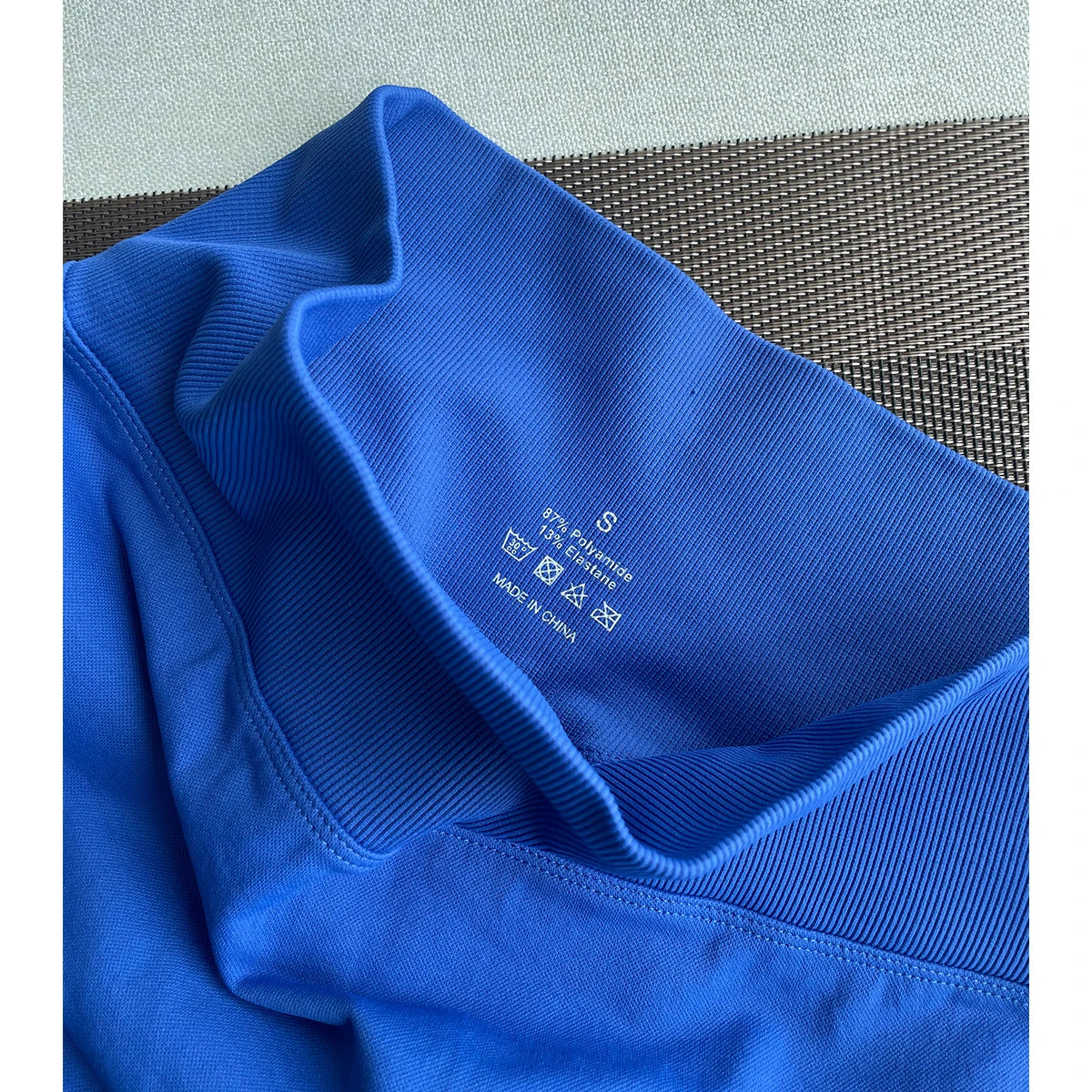 Solid Seamless Yoga shorts.